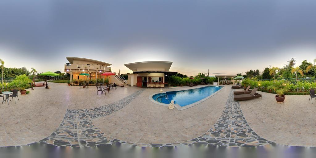 Отель Relax Garden House Чиангмай Экстерьер фото
