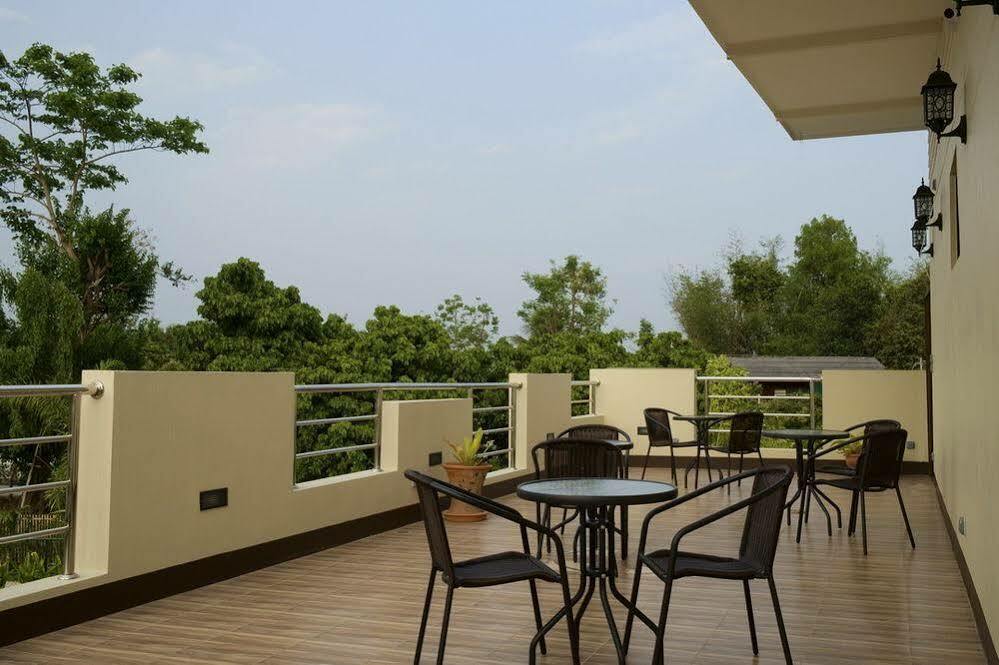 Отель Relax Garden House Чиангмай Экстерьер фото
