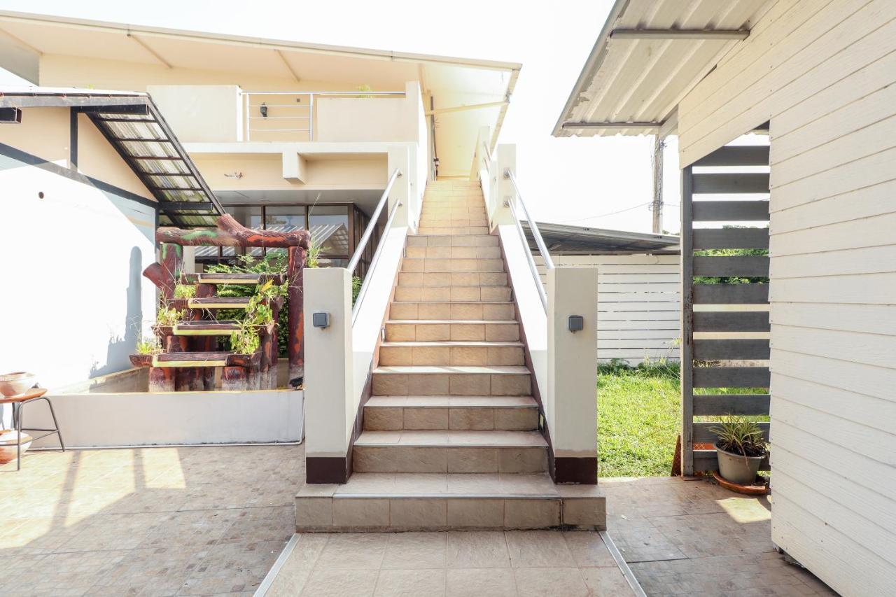 Отель Relax Garden House Чиангмай Экстерьер фото